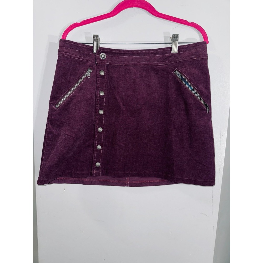 Kuhl deep purple corduroy mini skirt off center front snap‎ slit zipper pockets